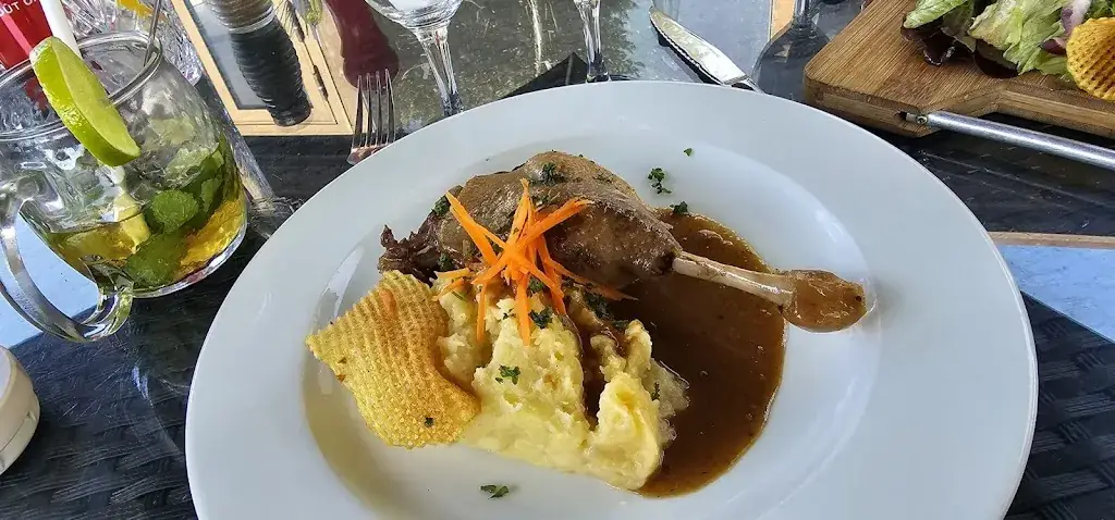 Émeraude Cély_Cély_slider_image_3