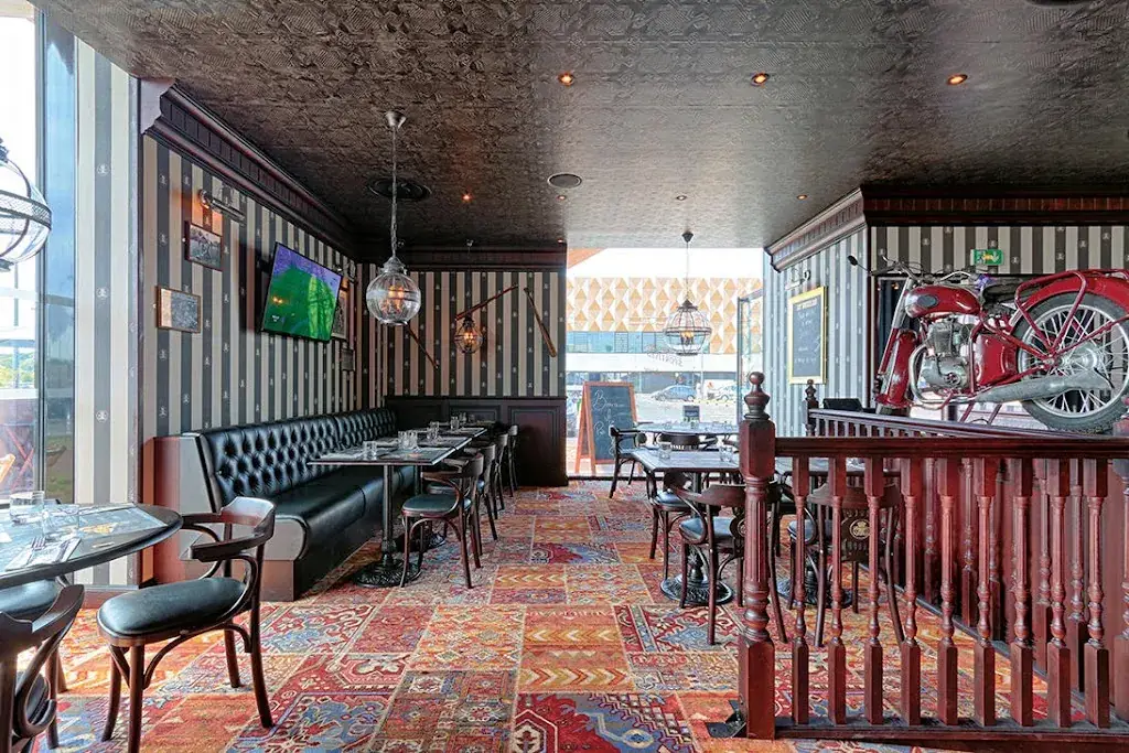 Au Bureau - Pub et Brasserie restaurant in Brétigny-sur-Orge