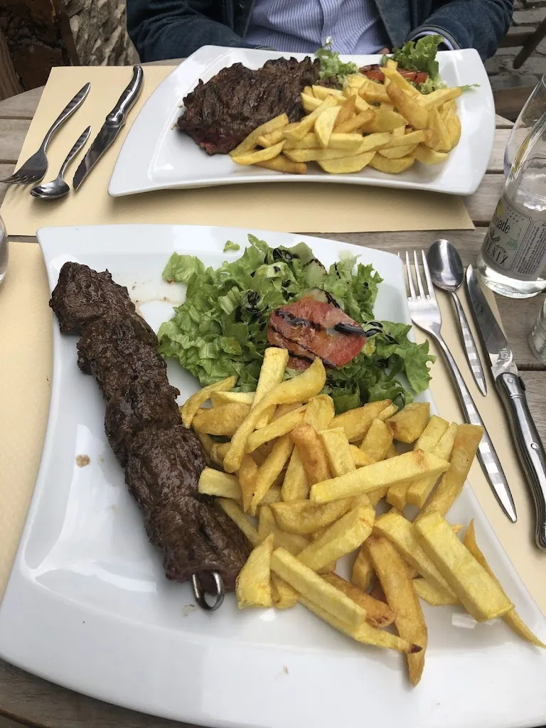 Uyanga Ganbold_As Manas_Brie-Comte-Robert_review