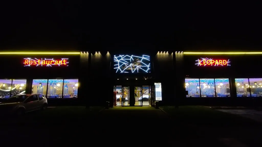 Faly AND_Léopard_Brie-Comte-Robert_review