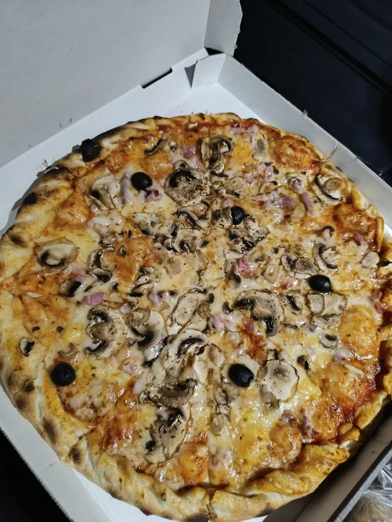 Витя Жывчик_Le Monde Des Pizzas_Donzère_recensione