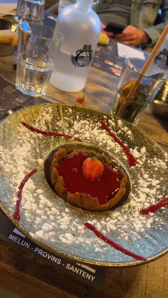 Laura Lau_L'Usine Santeny_Santeny_review