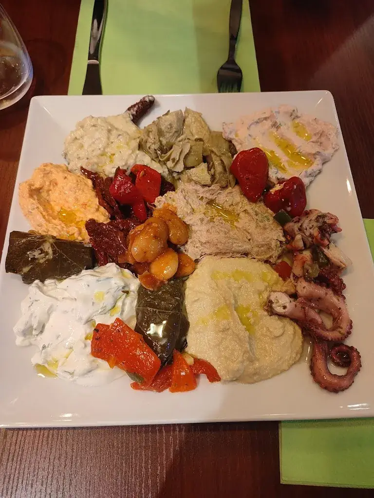 Y Y_Chez Aris_Cachan_review