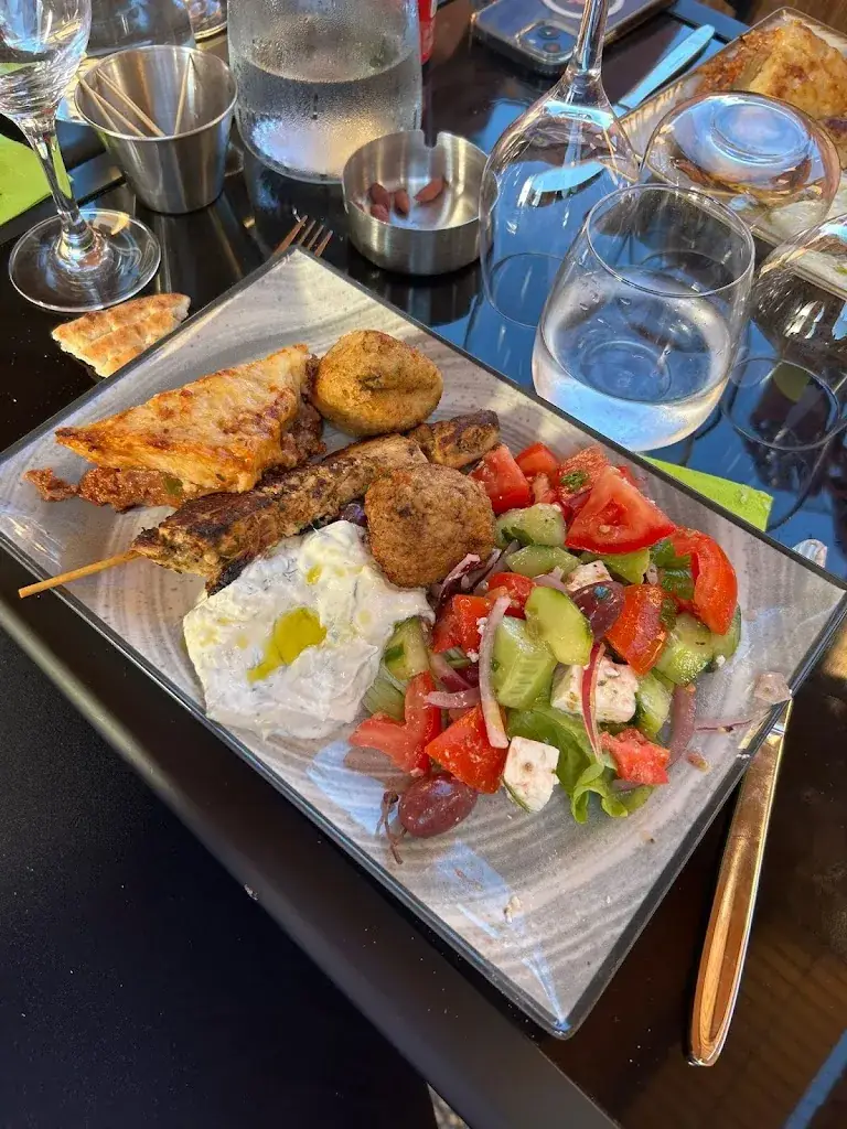 Ilona Elleau_Chez Aris_Cachan_review