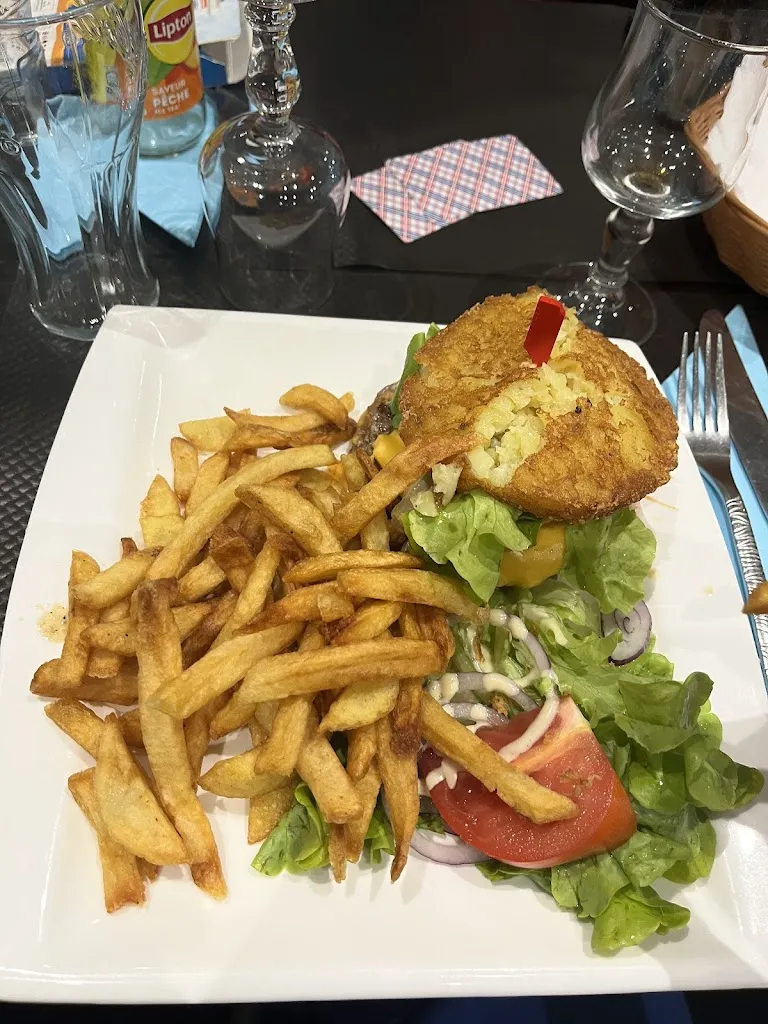 Malik Bailly_Le Lorada_Cachan_review