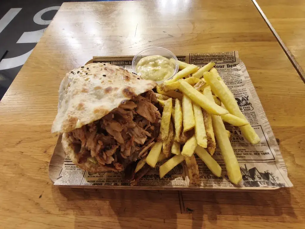 KÖZ KEBAB Restaurant in Cachan