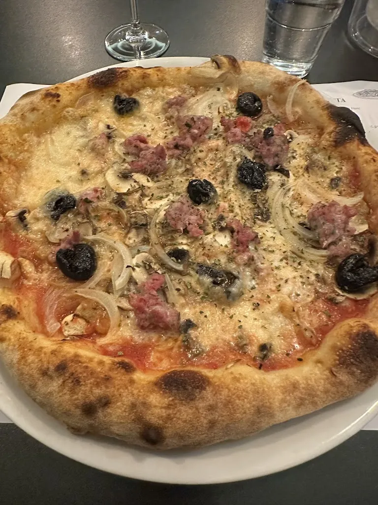 Mélanie_Sergio_Cachan_review