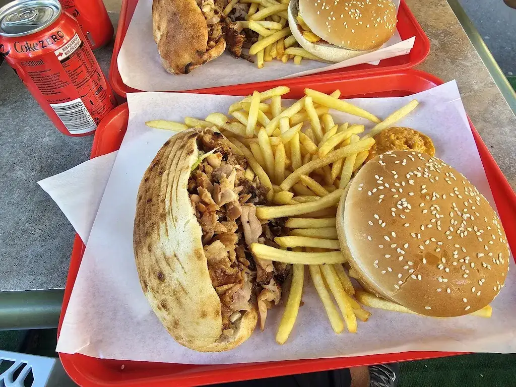 Dong Hwan Kwon_Food Corner_Cachan_reseña