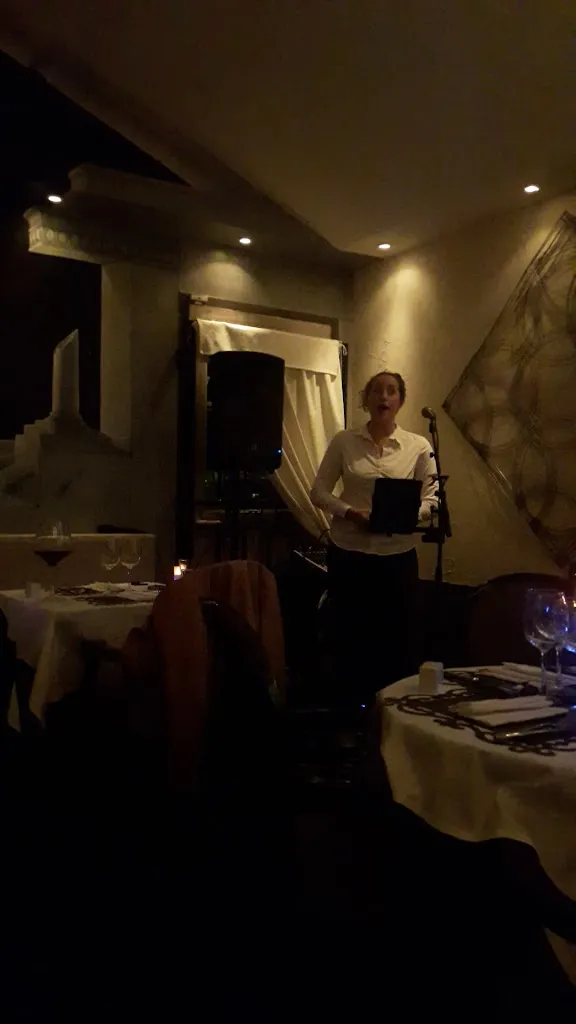 Dans les étoiles Pour votre confort garez vous sur le parking du KFC en face, à cause travaux dans la zone_Cergy_slider_image_2