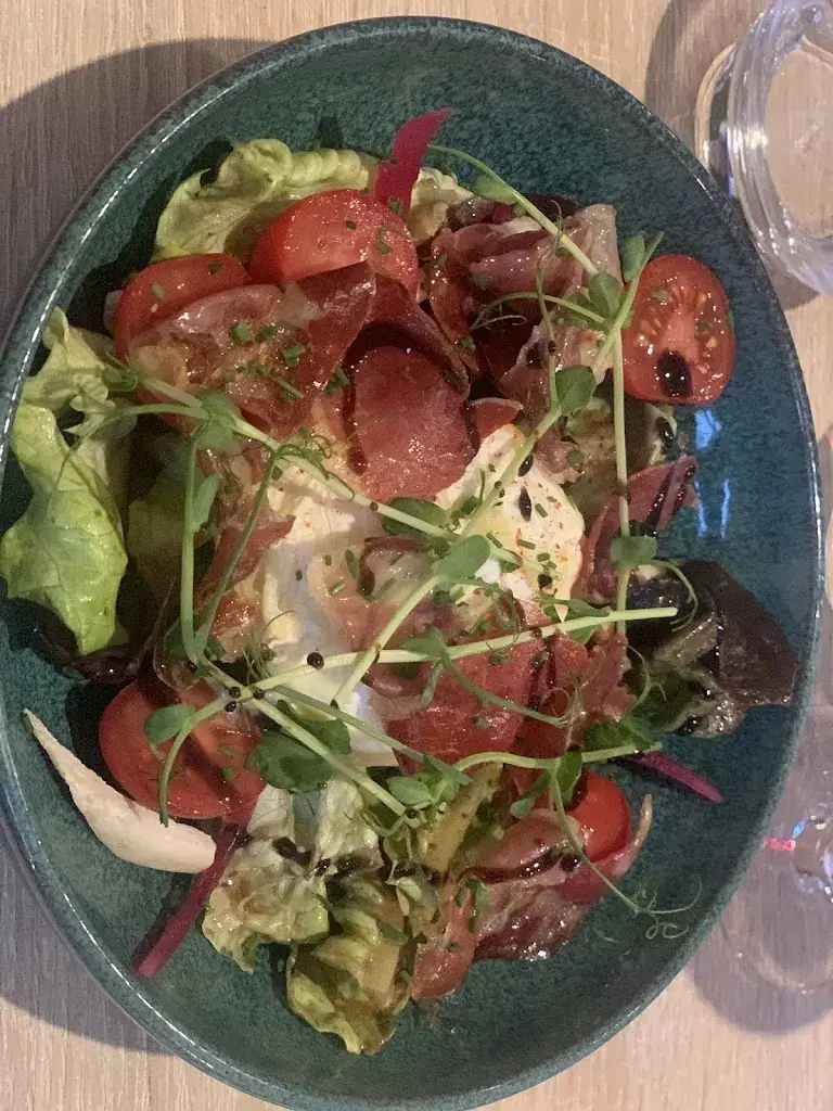 youss95 Youssef_L'Éclat de la Roche_Pontoise_recensione