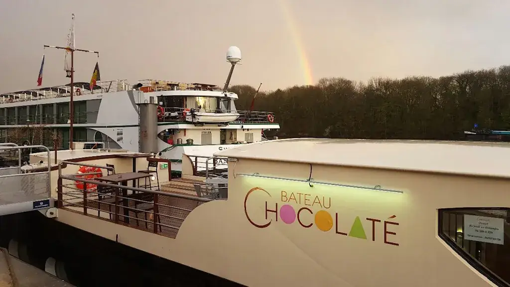 Bateau Chocolaté_Chalo-Saint-Mars_slider_image_3