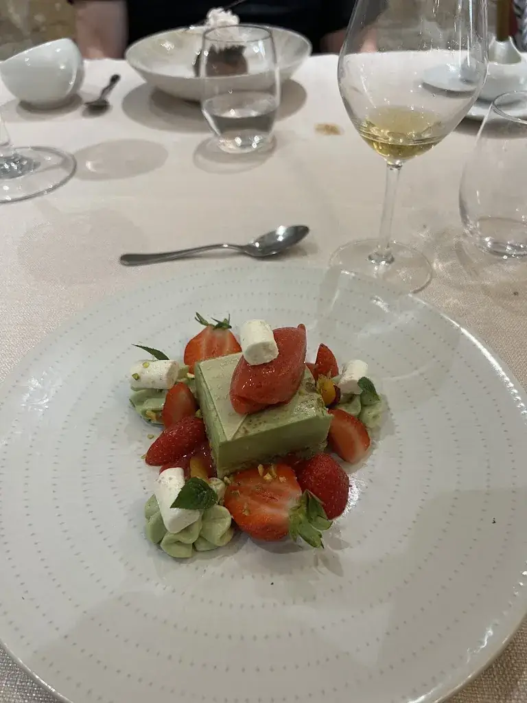 Cédric Yammine_Le Relais Cocatrix_Étréchy_reseña