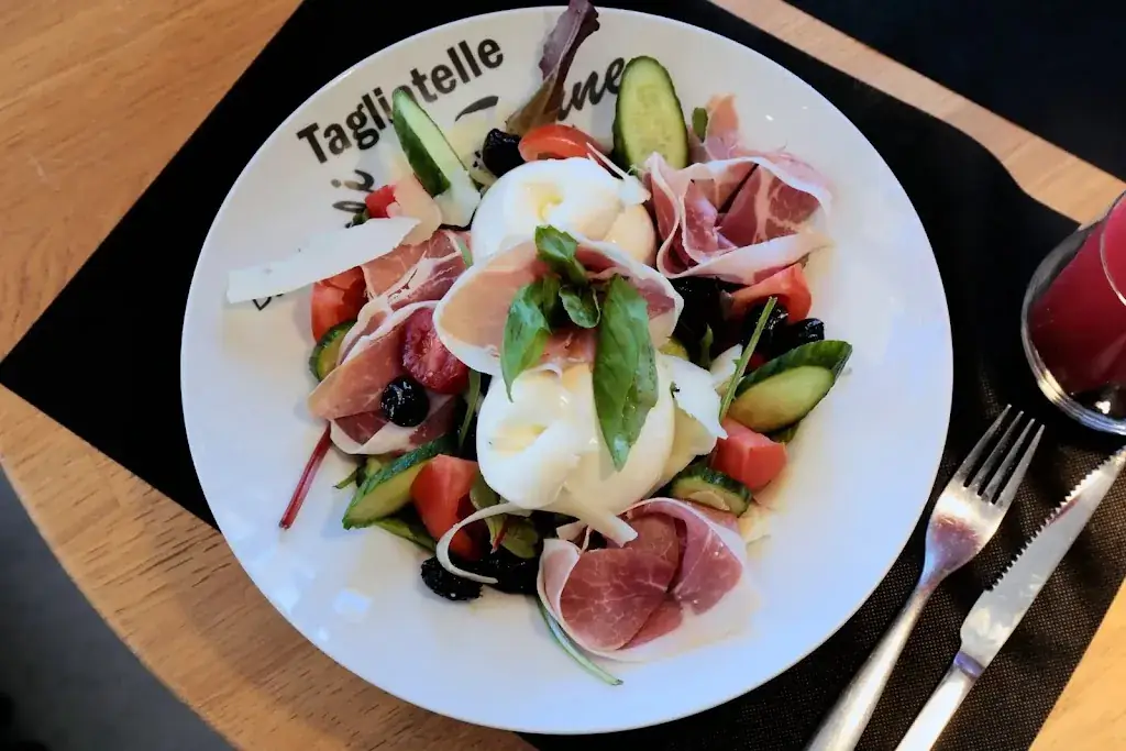 La Piazza Ristorante Pizzeria_Bussy-Saint-Georges_slider_image_3