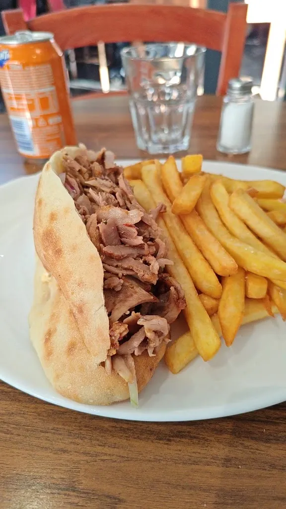 Rana_Bussy-Saint-Georges_slider_image_2