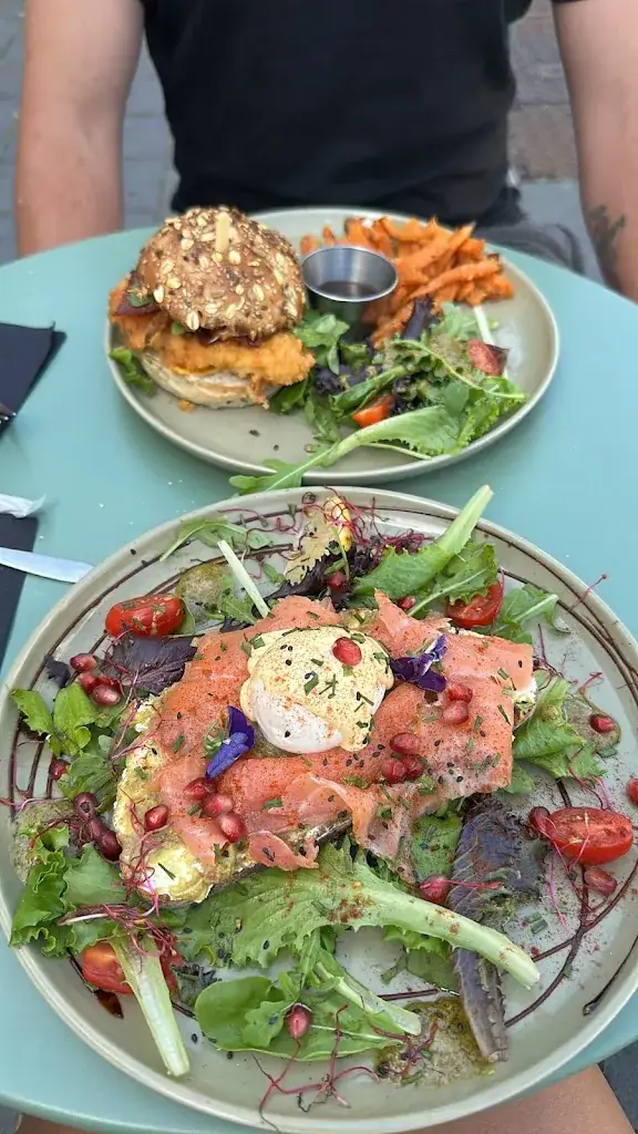 Amanda Le_Amanah - Coffee & Restaurant_Bussy-Saint-Georges_review