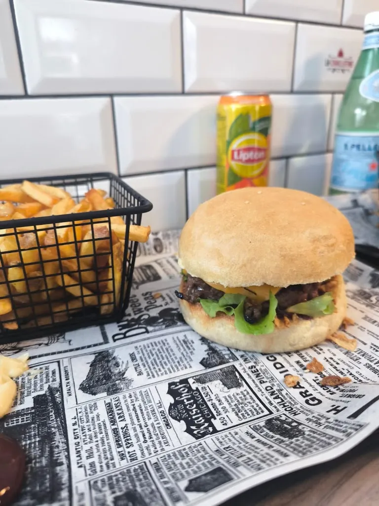 La Chaillotine Burger & Rôtisserie_Chailly-en-Bière_slider_image_3