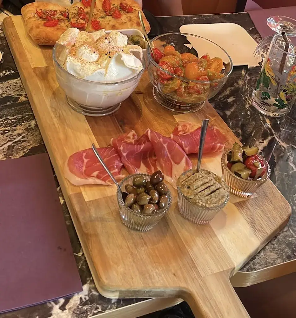 Lucie Chudzinski_Le Carouge - Bistrot_Pont-de-Beauvoisin_review