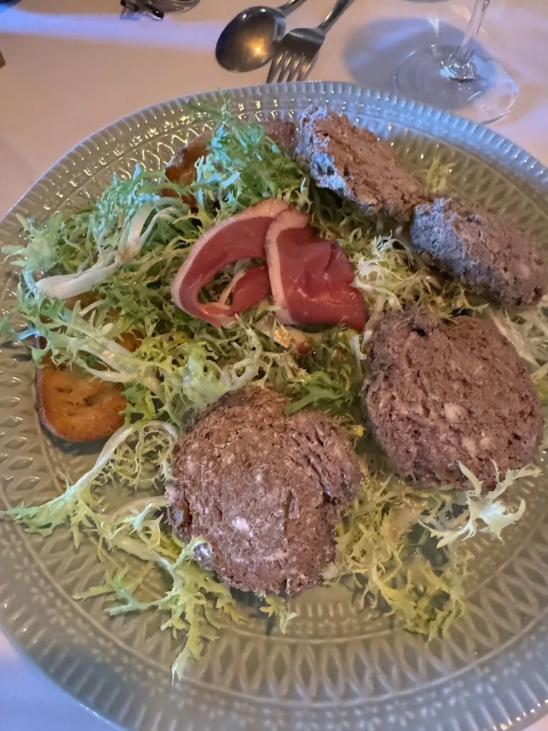 Elie Abou Saab_Auberge Del Païs Vert_Champcueil_reseña