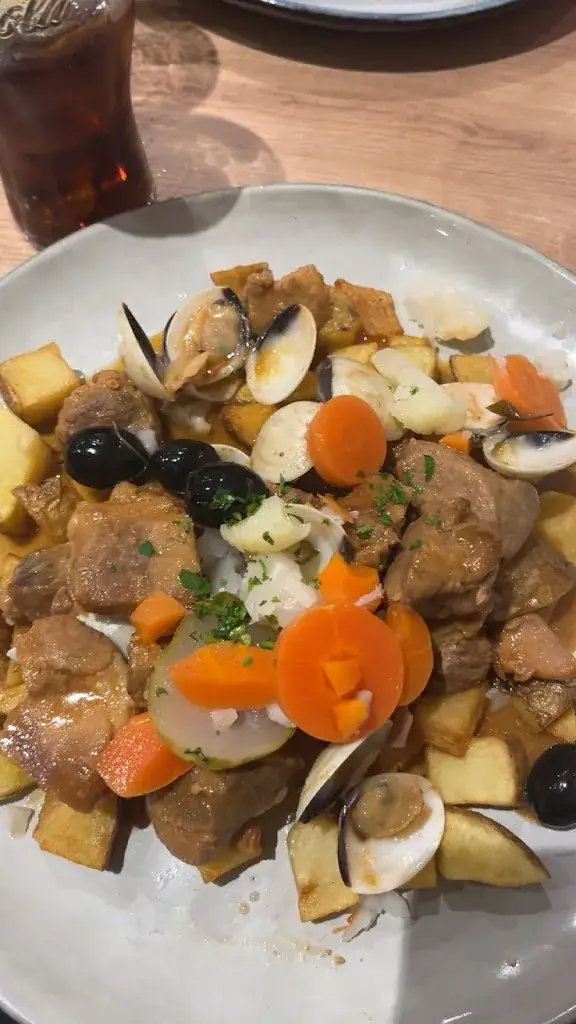 Eva Foncel_La Rivière_Carrières-sur-Seine_review