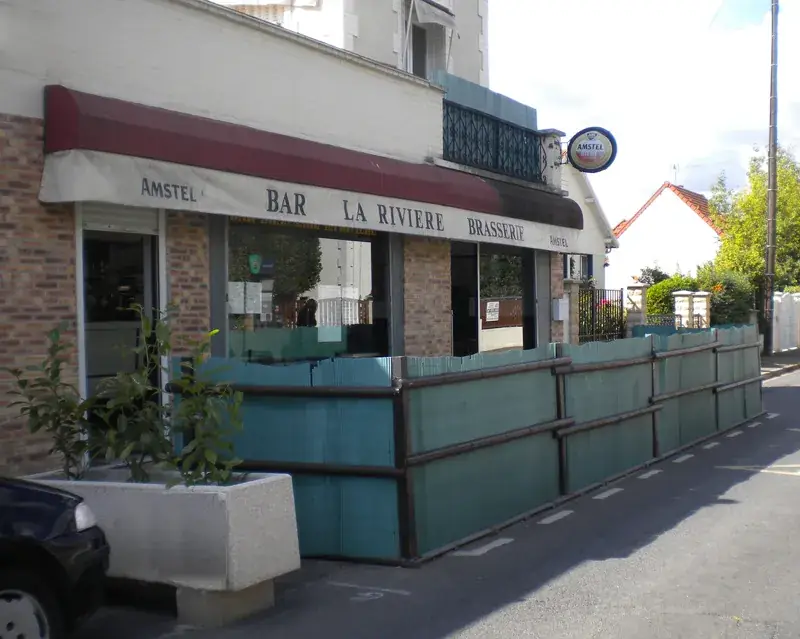 La Rivière restaurant in Carrières-sur-Seine