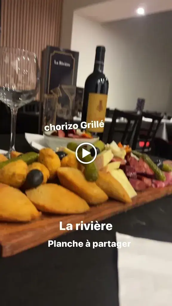 La Rivière_Carrières-sur-Seine_slider_image_2