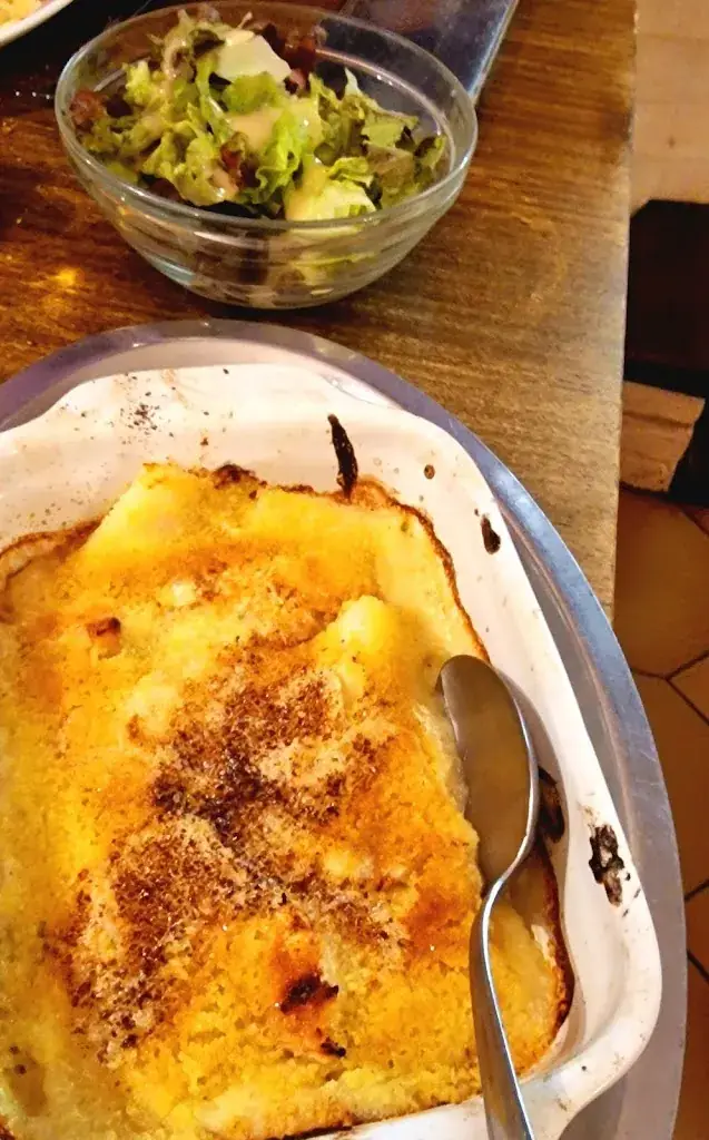 Walou zrrd-Chbrc_La Tour Des Pizz's_Pont-de-Beauvoisin_review