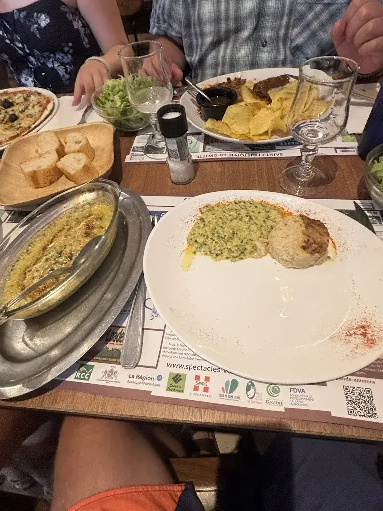 Thierry COLLIN_La Tour Des Pizz's_Pont-de-Beauvoisin_review