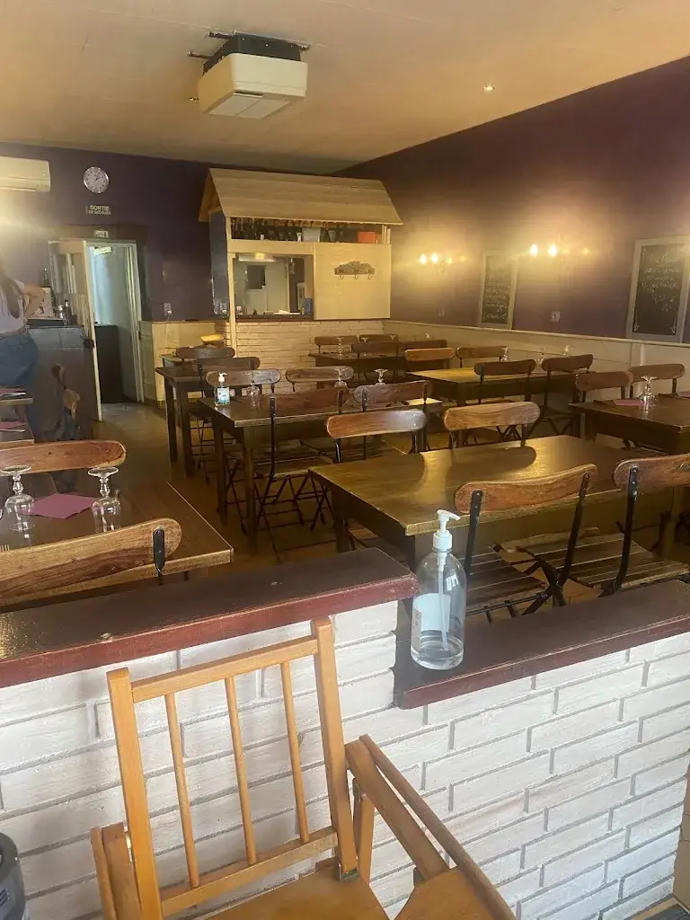 La Tour Des Pizz's_Pont-de-Beauvoisin_slider_image_3