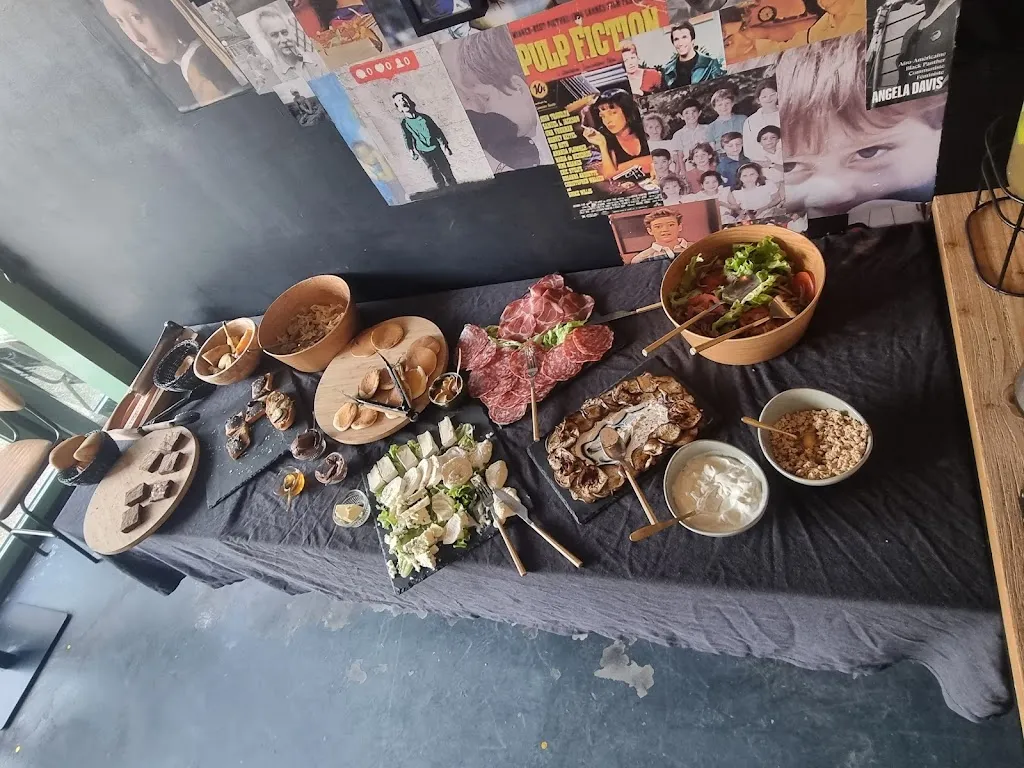 J G_Mama Coossa_Carrières-sur-Seine_review