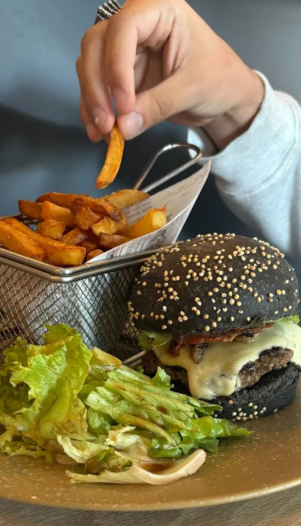 Mama Coossa_Carrières-sur-Seine_slider_image_3