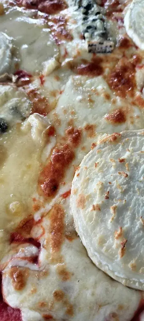 Antoine Janner_Le Maximilien_Houilles_review