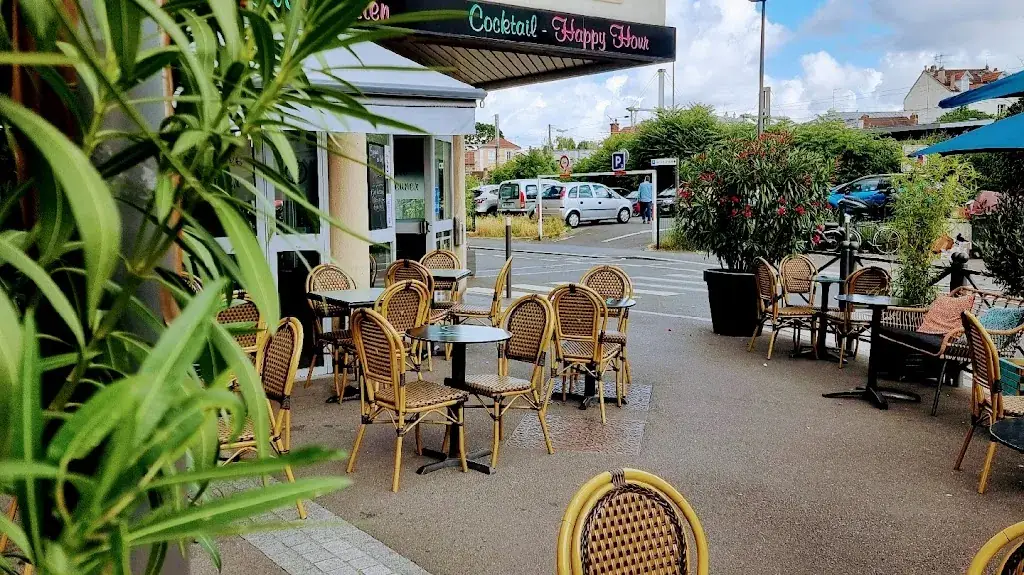 Le Maximilien restaurant in Houilles