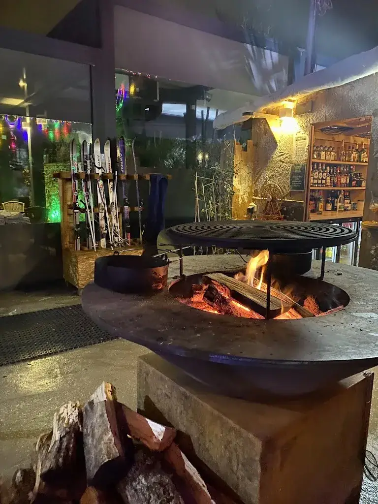 Zine M_The Place_Carrières-sur-Seine_recensione