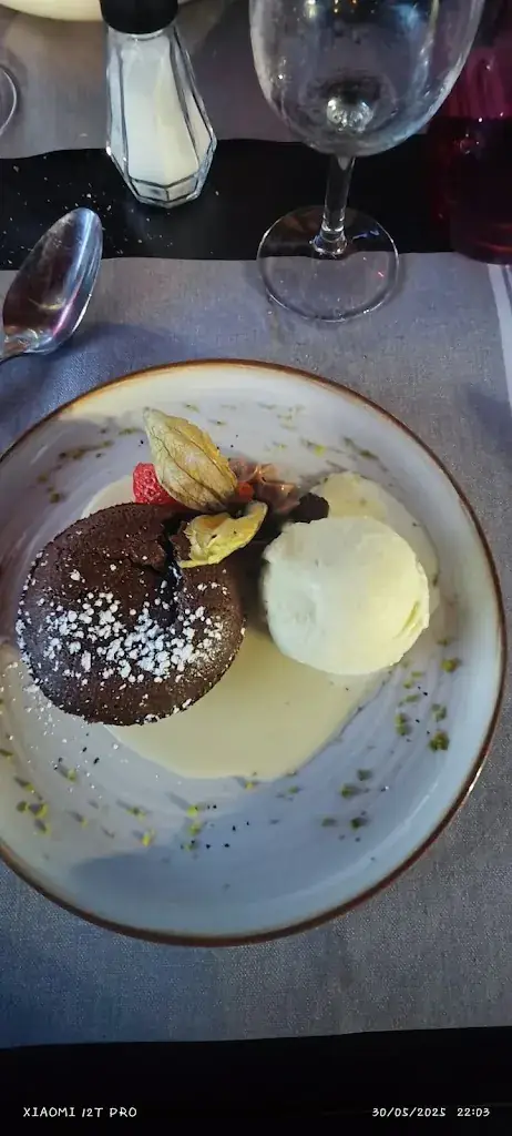 Stéphane Barbary_Le Beau Rivage_Saint-Jean-les-Deux-Jumeaux_review