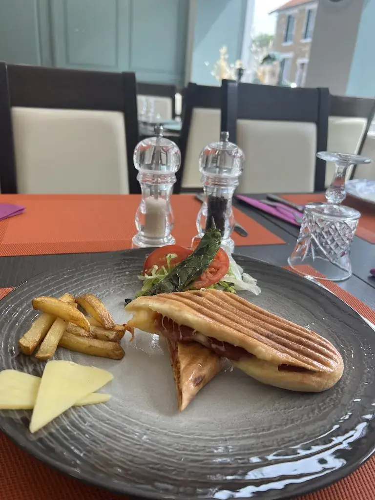 Menu_RESTAURANT ESTEL_Saint-Jean-les-Deux-Jumeaux_image_9