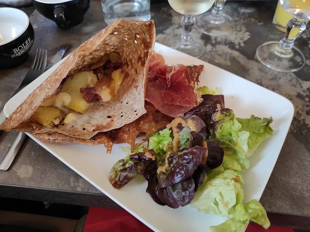 Cat Addams_La Poterne_Moret-sur-Loing_review