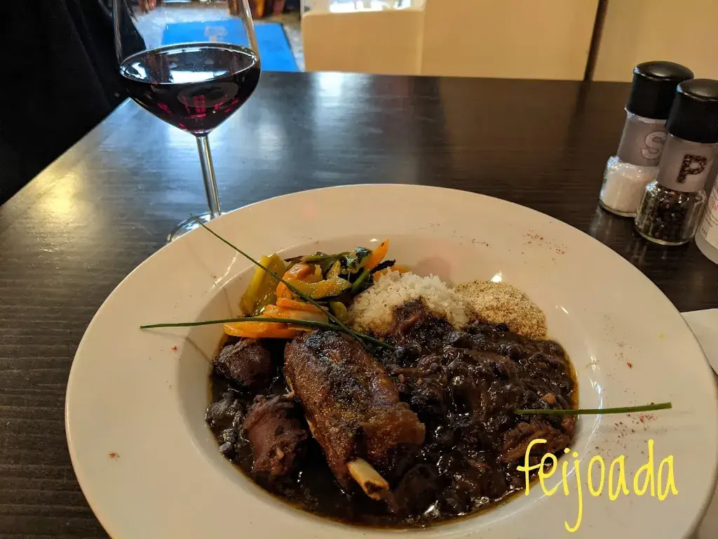 Jamie Wang_L' entre 2 portes_Moret-Loing-et-Orvanne_review