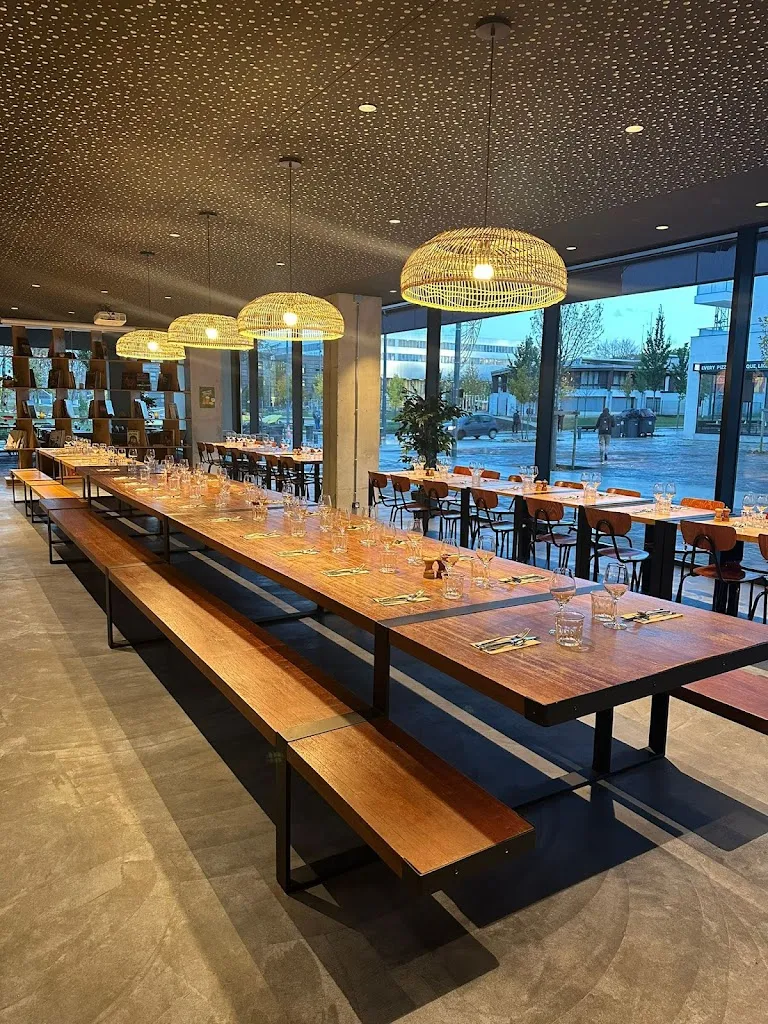 Brass & Co_Gif-sur-Yvette_slider_image_1