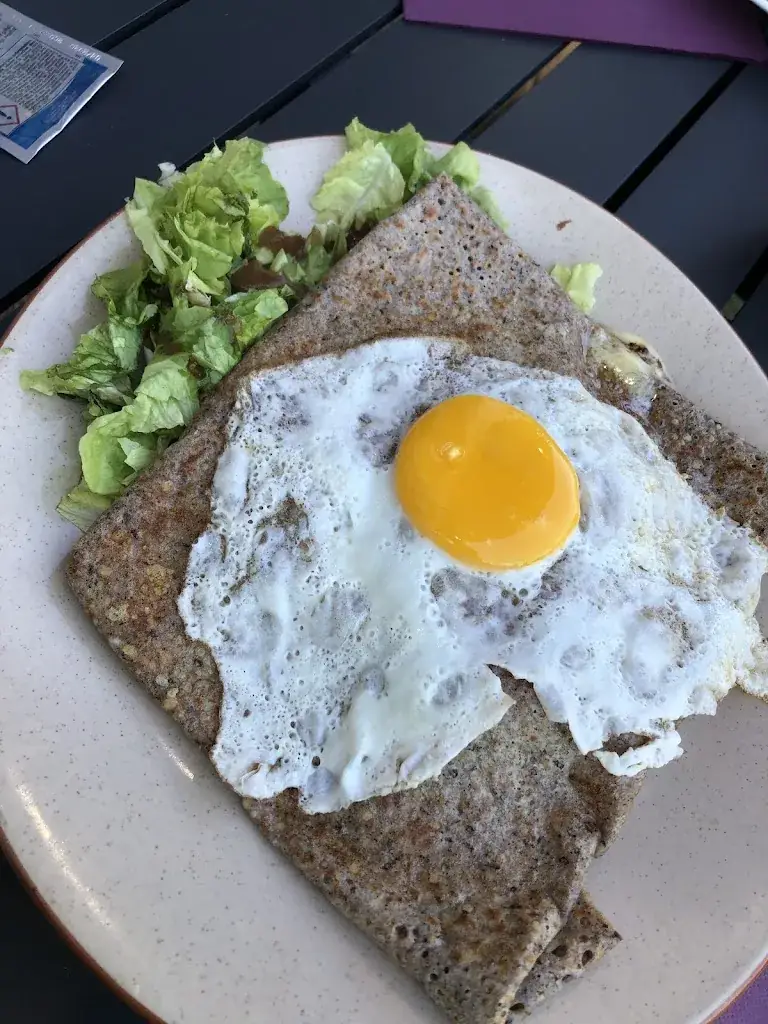 Tzu-Yi Huang_Crêperie Terre d'Armor_Orsay_review