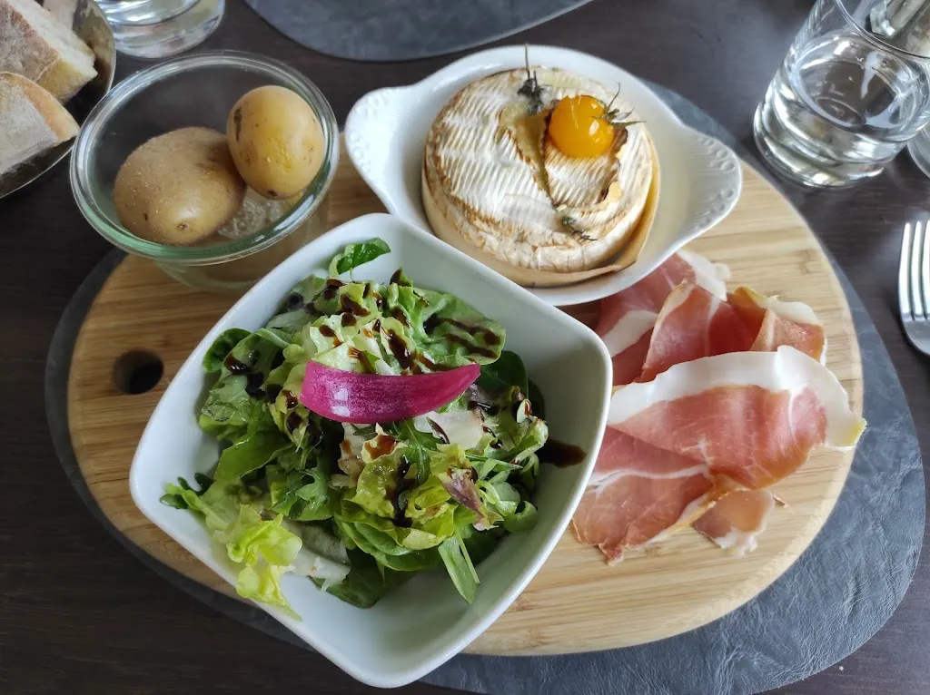 Ed Vivoune_Le Bistrot 1951_Saint-Alban-de-Montbel_reseña