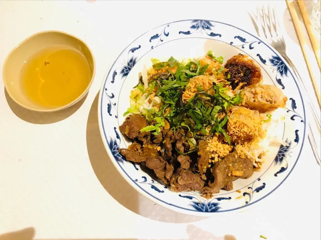 Tan Do Restaurant_Orsay_slider_image_2