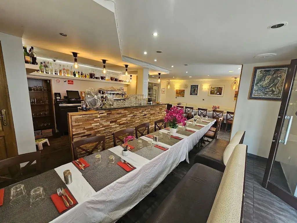 Chez Camille restaurant in Orsay