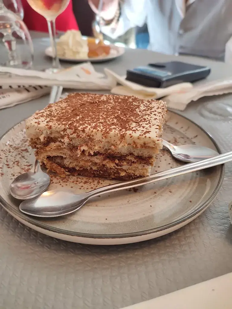 Trattoria Belinda restaurant in Orsay