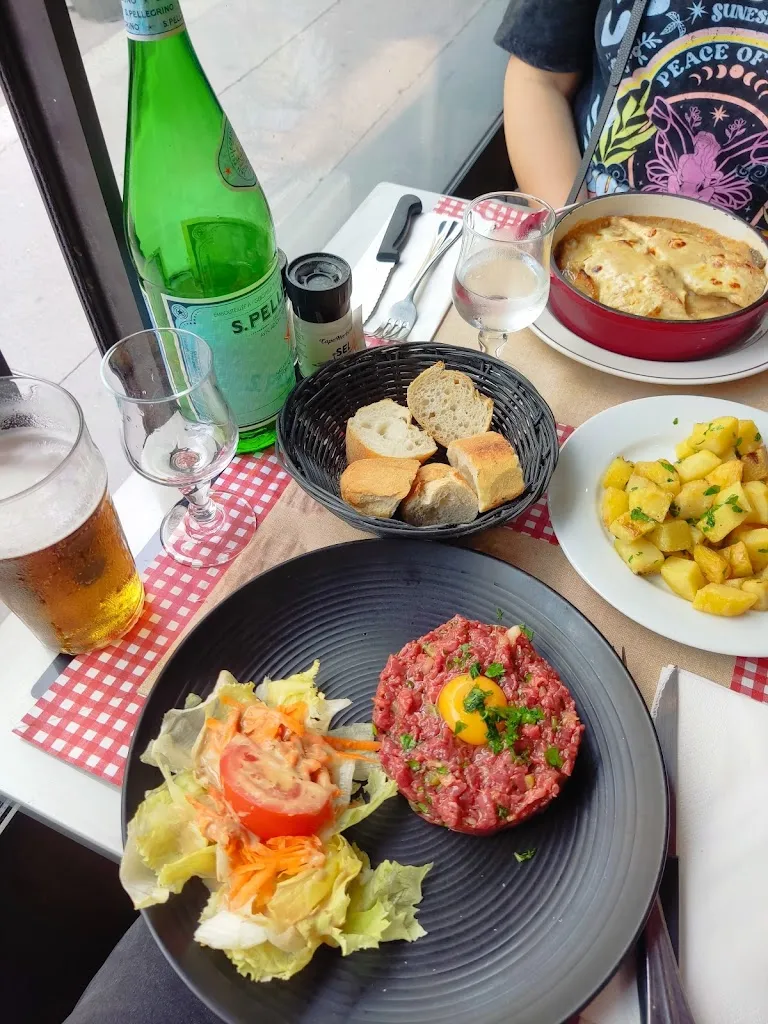 Andrey Azatyan_Brasserie Chateau Landon_Paris_review