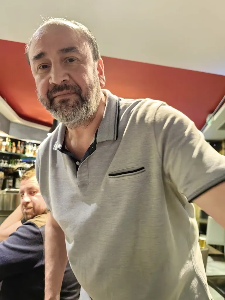 Nigel Tat Wai_Brasserie Chateau Landon_Paris_review