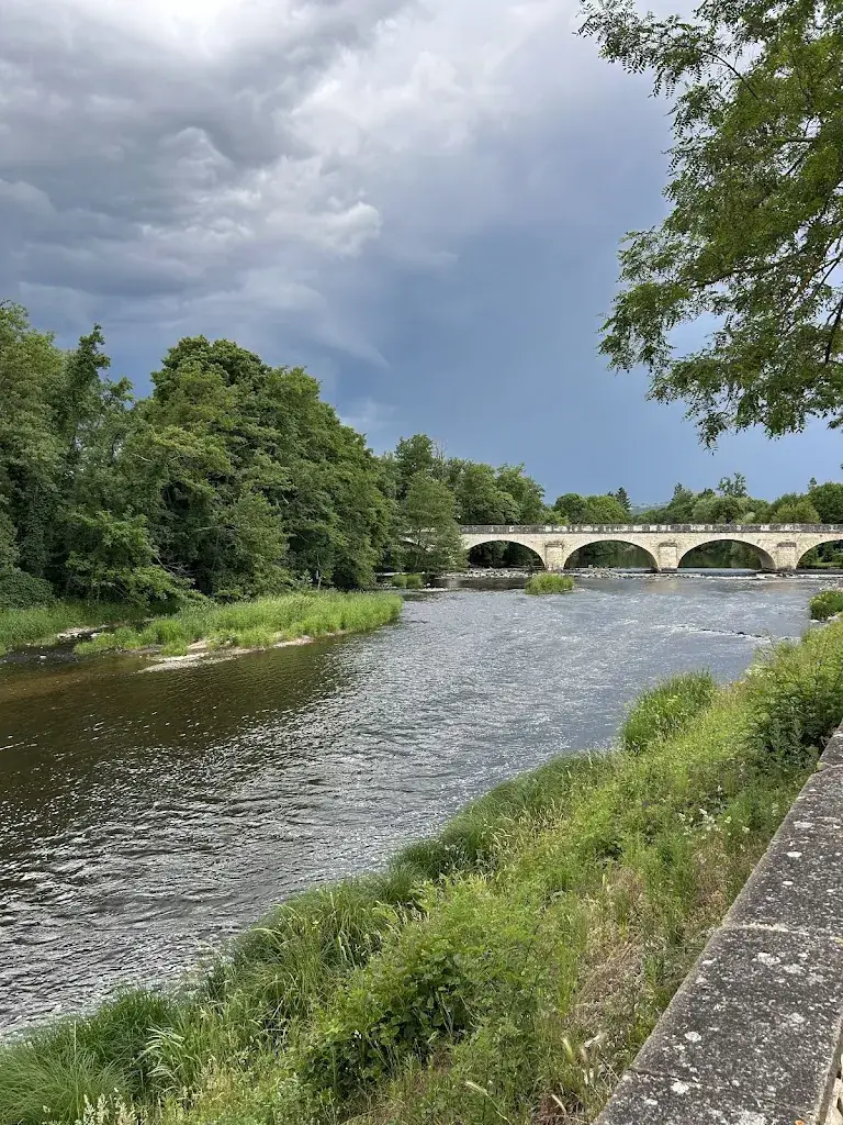 seamus brabham_Miss Clairon Côté Cave et Côté Fourneaux_Ébreuil_review