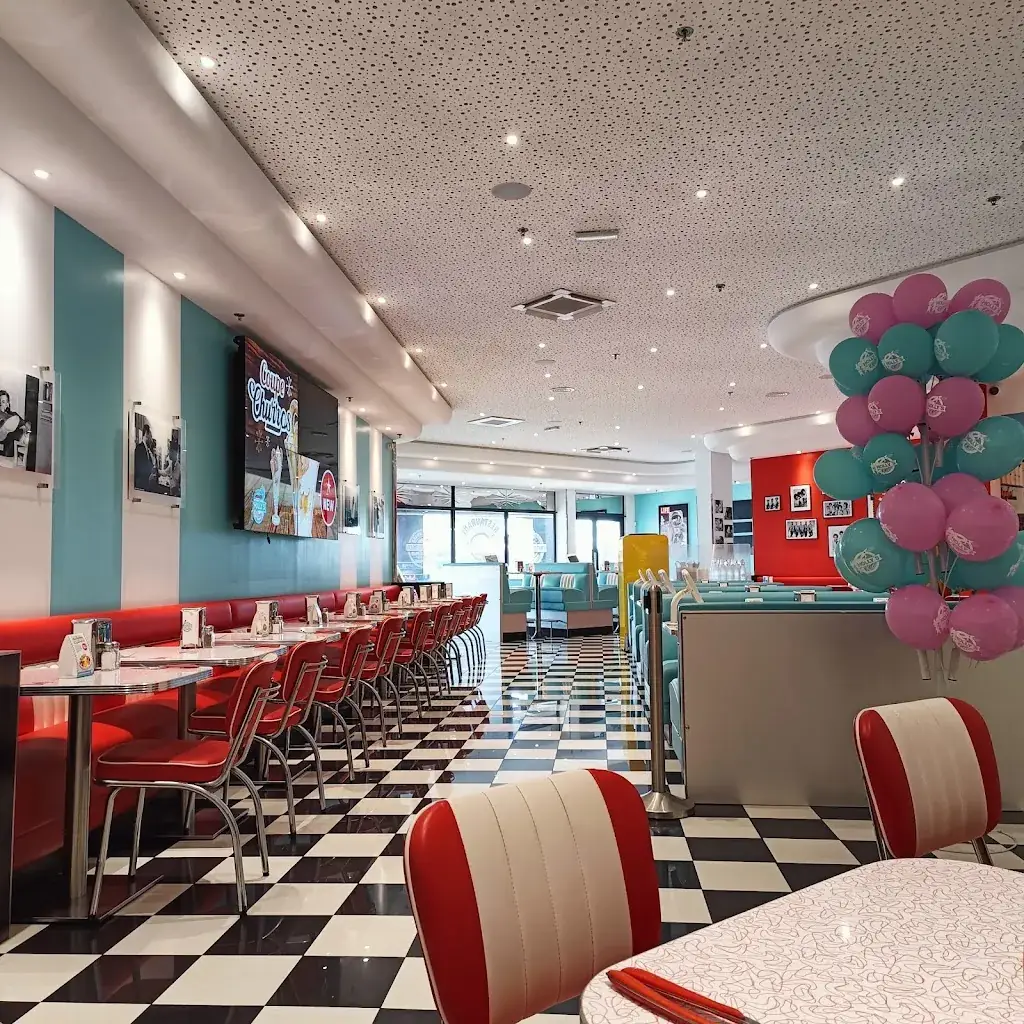 Holly's Diner_Cesson-Sévigné_slider_image_3