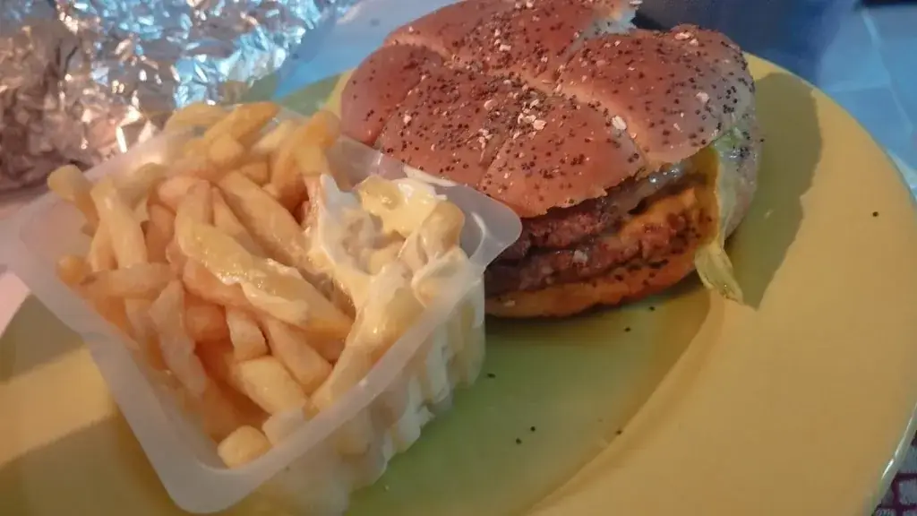 Marie-Claire Perigault_LE SNACK EBREUIL_Ébreuil_recensione