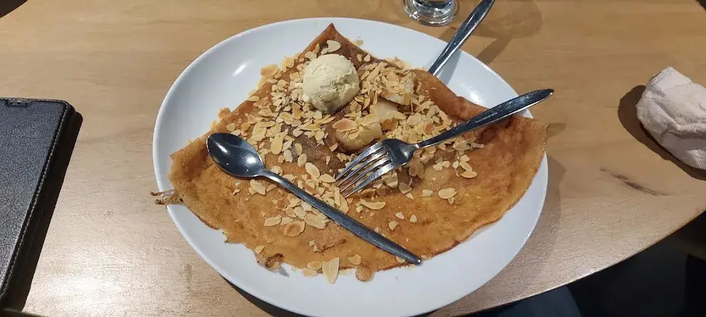 Reezaane Bundhoo_Crêperie B8 Héritage Breton_Cesson-Sévigné_recensione