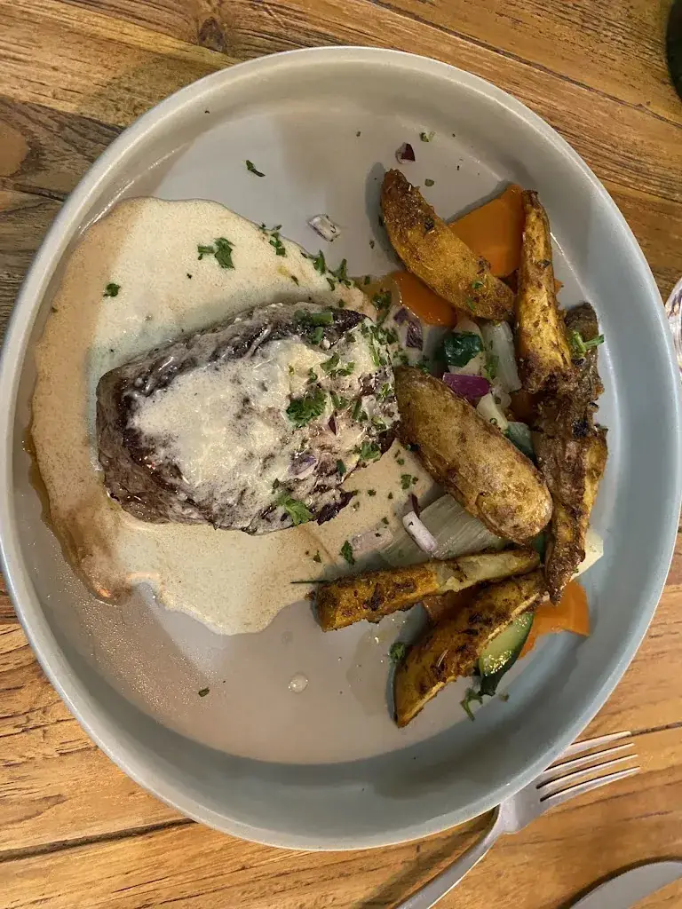 Marina Martel_Cottage Trianon_Chaumontel_review